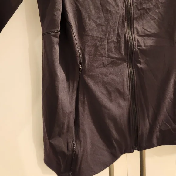 Lululemon Mist Over Windbreaker in color Black size 10 new no tag - Picture 12 of 17